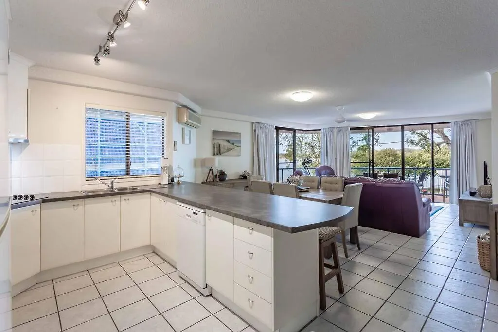 Maroochydore Riverfront 0*,
